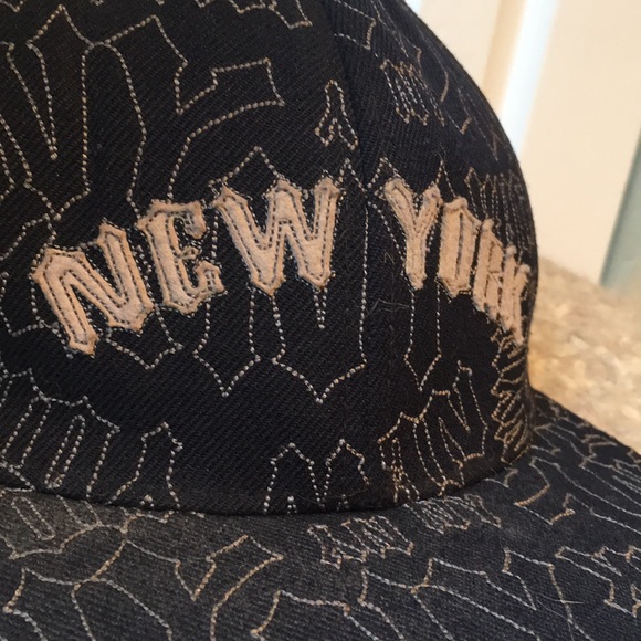 New York billed hat acrylic/wool blend - Picture 6 of 6